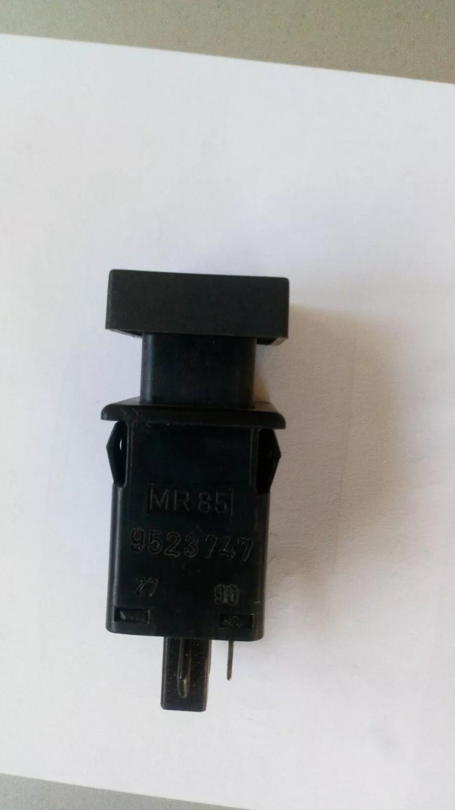 SAAB 9000 fog light switch part no:9523747