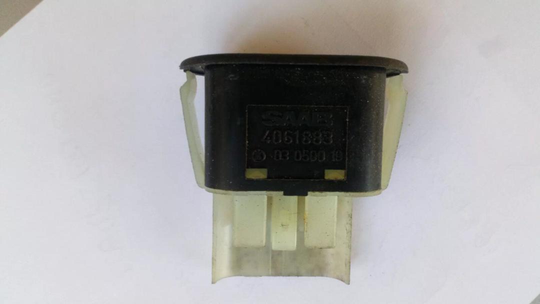 SAAB trunk door switch part no:4061883