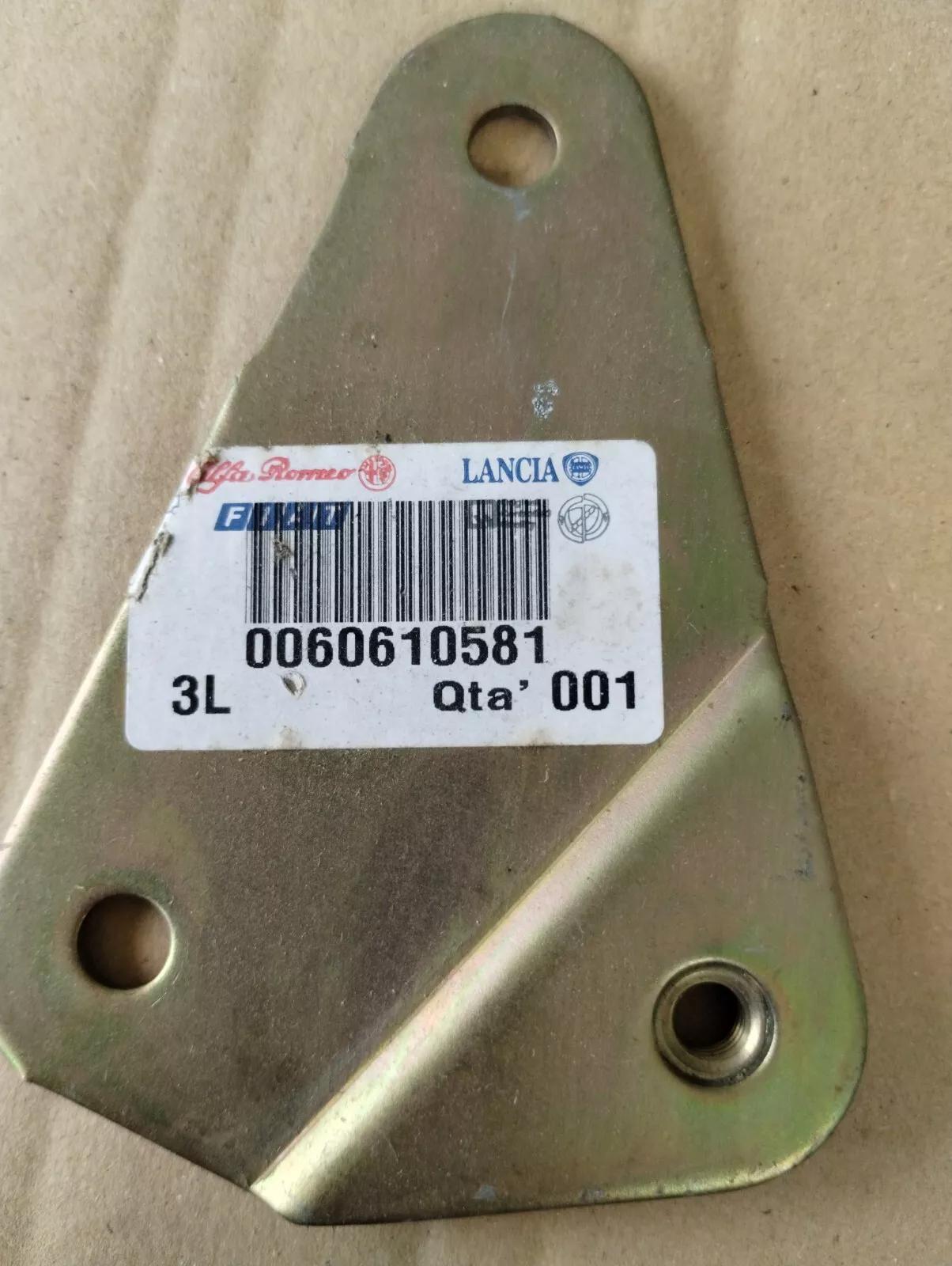 Genuine Fiat bracket. Nr: 60610581