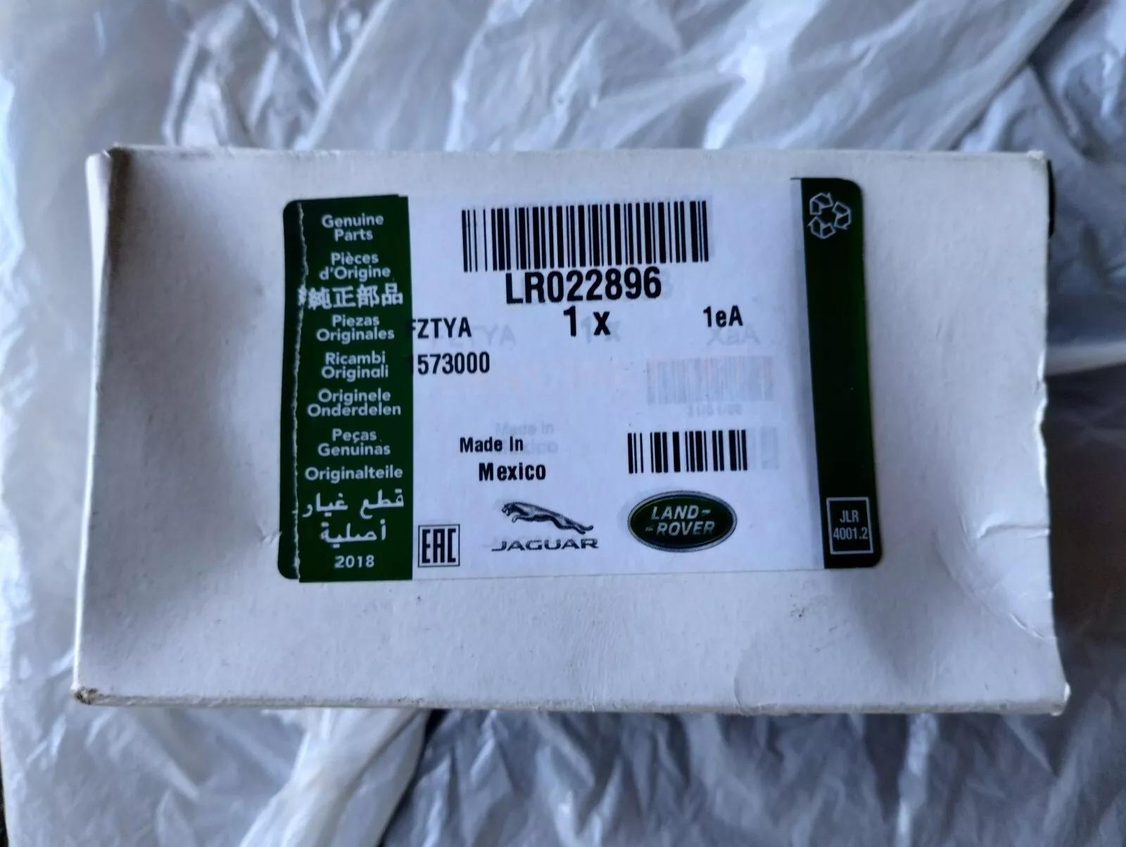 Jaguar, Land Rover,  genuine oil filter. Nr: LR022896