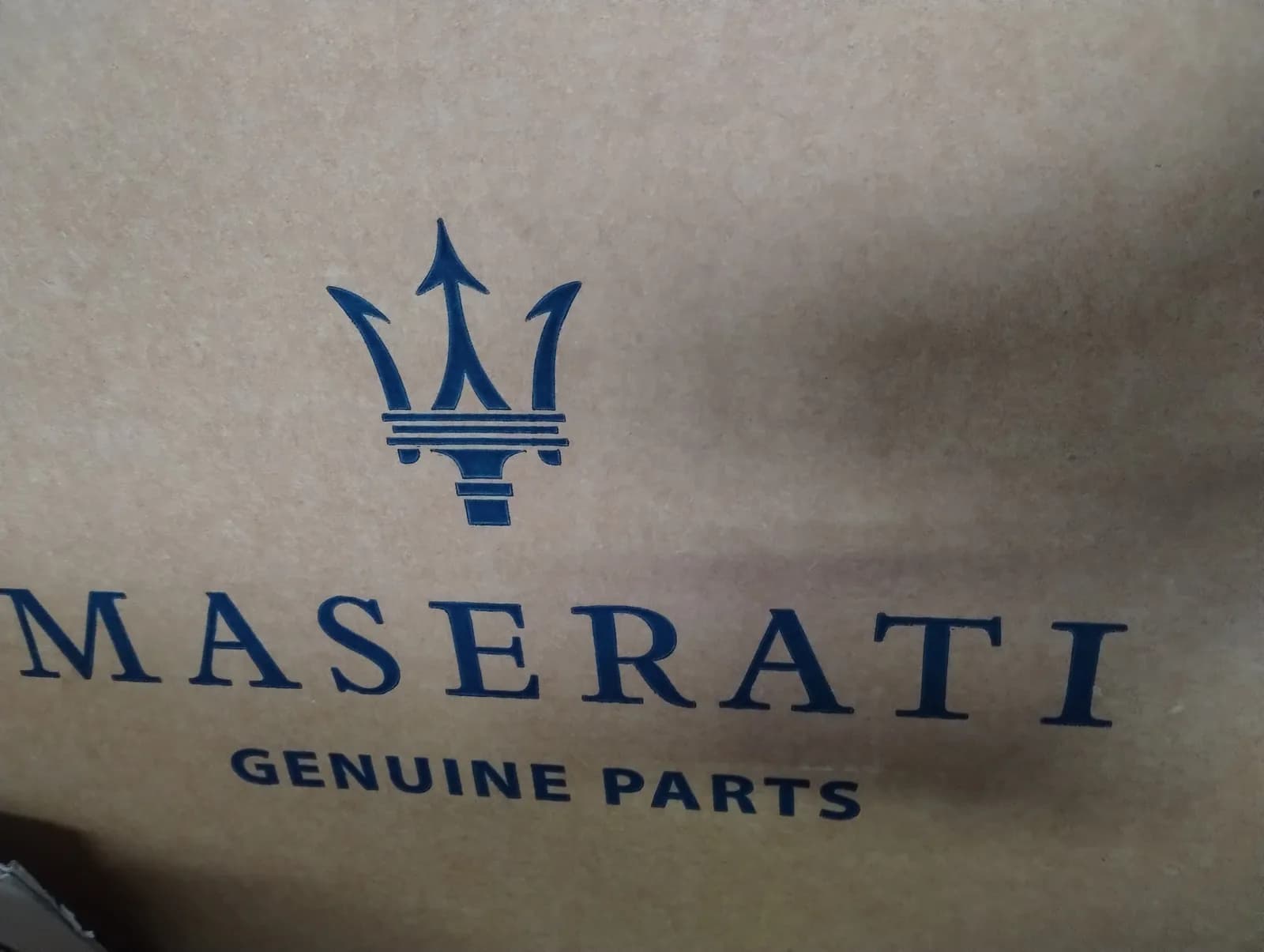 Genuine new Maserati Ghibli (2017 onwards) WINDSCREEN. Parts number: 673006971.
